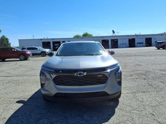 Used 2024 Chevrolet Trax RS w/ Sunroof Package FWD video 2