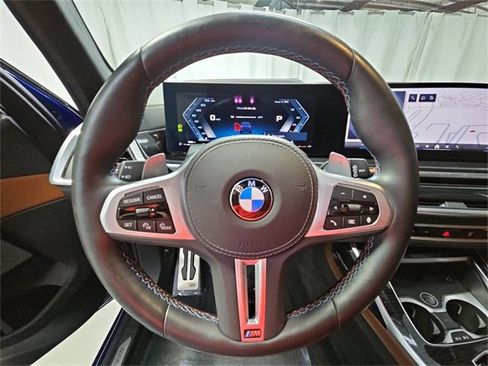 Used 2025 BMW X7 M60i image 30