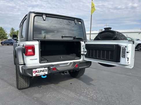 Used 2024 Jeep Wrangler Unlimited Rubicon 4xe image 16