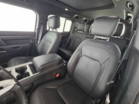 Used 2025 Land Rover Defender 110 X-Dynamic SE image 21