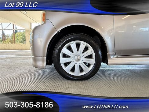 Used 2005 Scion xB FWD image 26