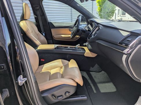 Used 2023 Volvo XC90 T8 Ultimate w/ Lounge Package AWD/4WD image 29