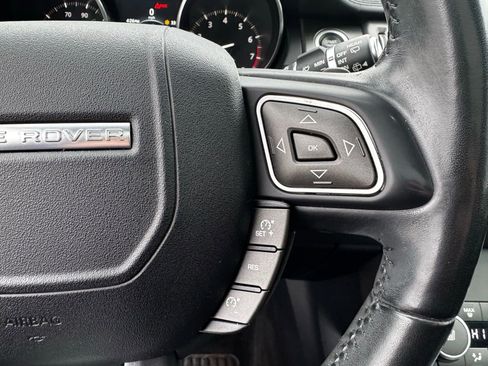 Used 2018 Land Rover Range Rover Evoque SE Premium image 16