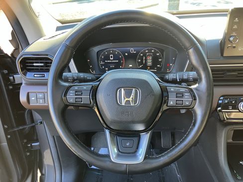 Certified 2025 Honda Pilot Elite image 19
