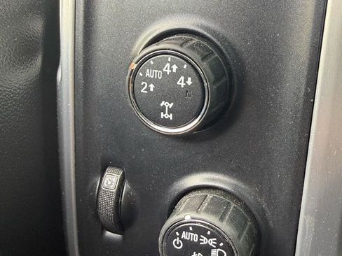 Used 2015 GMC Sierra 1500 SLE w/ SLE Value Package AWD/4WD image 13