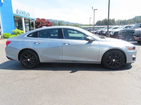Used 2024 Chevrolet Malibu LT FWD image 9