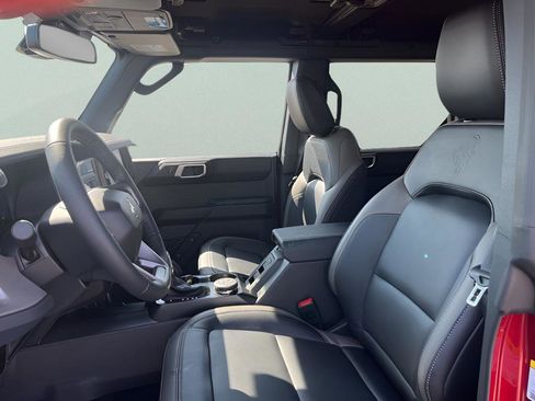 New 2026 Ford Bronco Outer Banks w/ Sasquatch Package AWD/4WD image 13