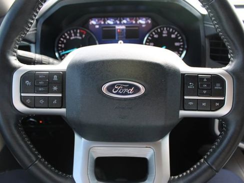 Used 2024 Ford Expedition XLT RWD image 23