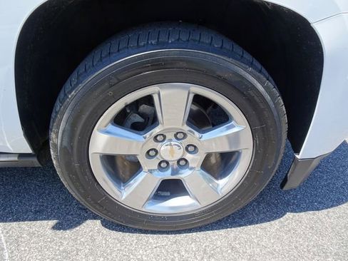 Used 2017 Chevrolet Suburban Premier AWD/4WD image 39