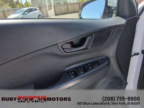 Used 2021 Hyundai Kona SEL Plus w/ Cargo Package AWD/4WD image 10