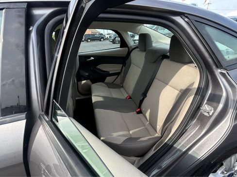 Used 2014 Ford Focus SE image 5