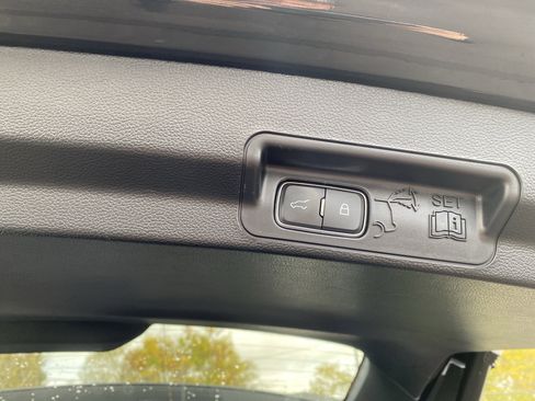 Used 2023 Ford Explorer XLT w/ Class IV Trailer Tow Package image 28