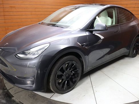 Used 2023 Tesla Model Y Long Range image 5