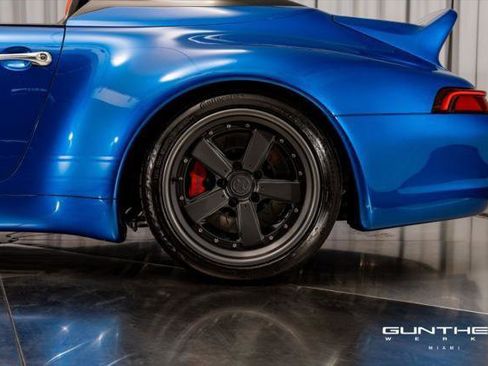 Used 1995 Porsche 911 Carrera RWD image 24