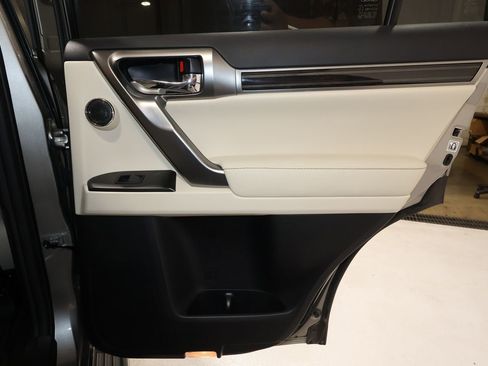 Used 2023 Lexus GX 460 Premium w/ Premium Plus Package image 19