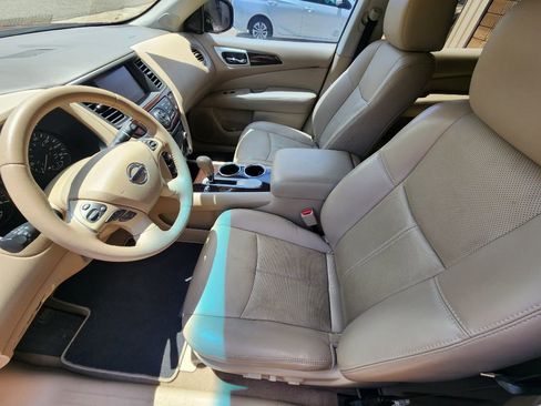 Used 2015 Nissan Pathfinder Platinum w/ Family Entertainment Package FWD image 7