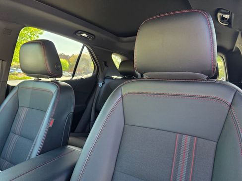 Used 2023 Chevrolet Equinox RS image 13