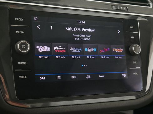 Used 2018 Volkswagen Tiguan SEL image 22