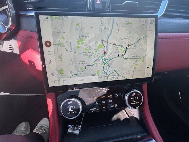 Certified 2023 Jaguar F-PACE R-Dynamic S AWD/4WD image 27