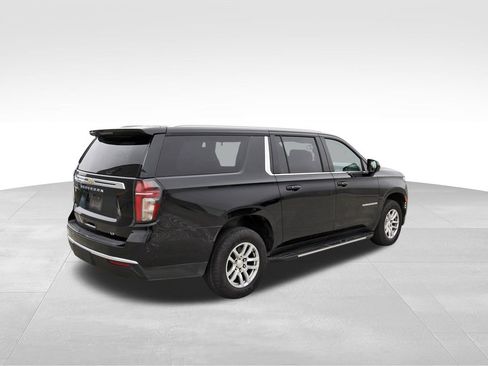 Used 2021 Chevrolet Suburban LT w/ Rear Media and Nav Package image 4