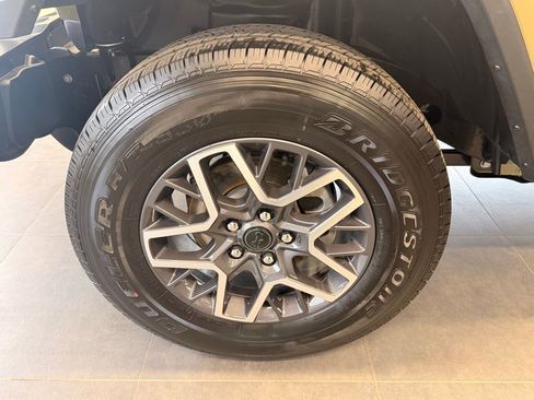 Used 2026 Jeep Wrangler Unlimited Sahara AWD/4WD image 40