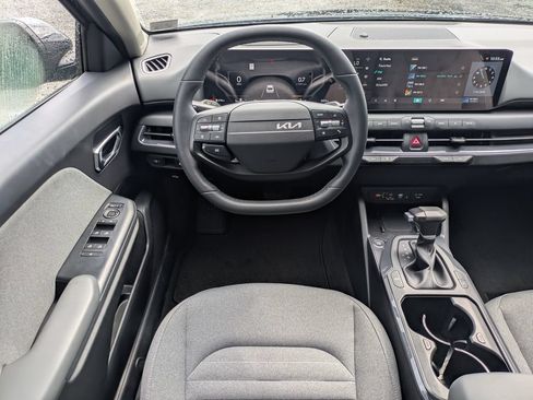 Used 2025 Kia K4 EX FWD image 15