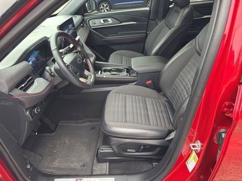 Used 2025 Ford Explorer ST-Line w/ Premium Package image 11