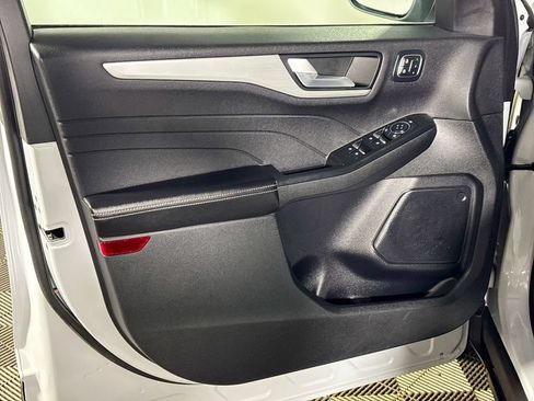 Used 2025 Ford Escape Platinum AWD/4WD image 10
