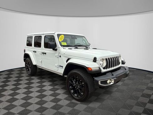 Certified 2025 Jeep Wrangler Unlimited Sahara w/ Safety Group AWD/4WD image 3