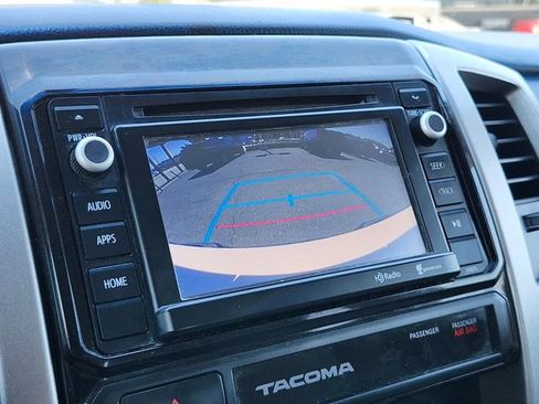 Used 2015 Toyota Tacoma 4x4 Access Cab w/ SR5 Package image 21
