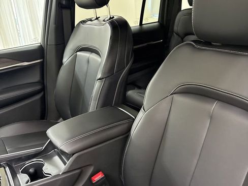 New 2026 Jeep Grand Cherokee Limited image 16