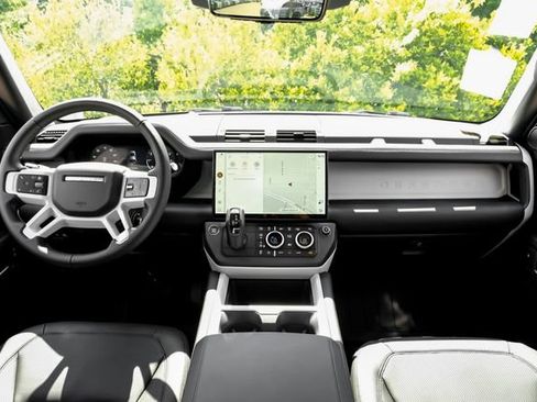 New 2026 Land Rover Defender 110 X-Dynamic SE AWD/4WD image 18