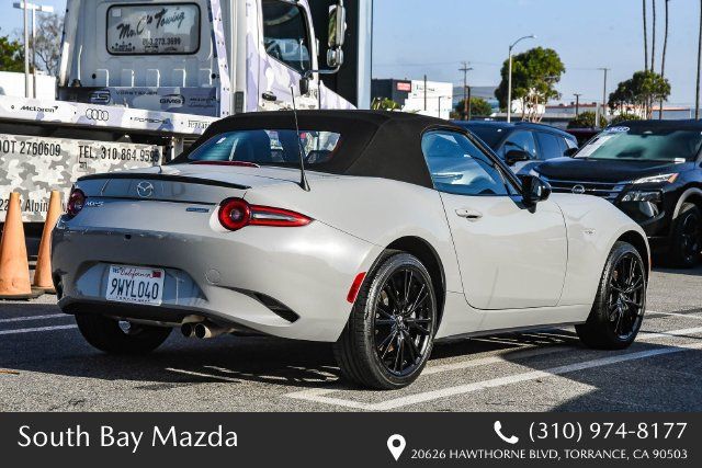 Certified 2025 MAZDA MX-5 Miata Club RWD image 6