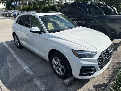 Certified 2023 Audi Q5 2.0T Premium w/ Convenience Package image 2