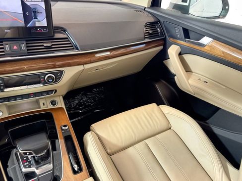 Used 2022 Audi Q5 e Premium Plus w/ Premium Plus Package image 22