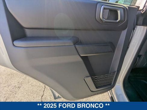 New 2025 Ford Bronco Badlands image 17