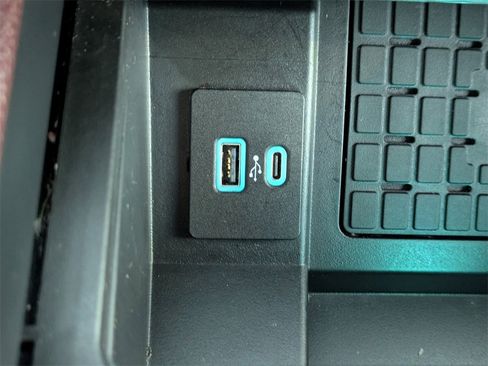 Used 2022 Ford Expedition Limited image 24