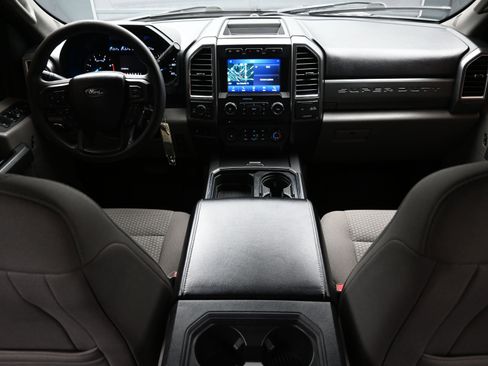 Used 2017 Ford F350 XLT w/ XLT Premium Package image 13