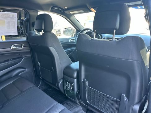 Used 2021 Jeep Grand Cherokee Laredo AWD/4WD image 35