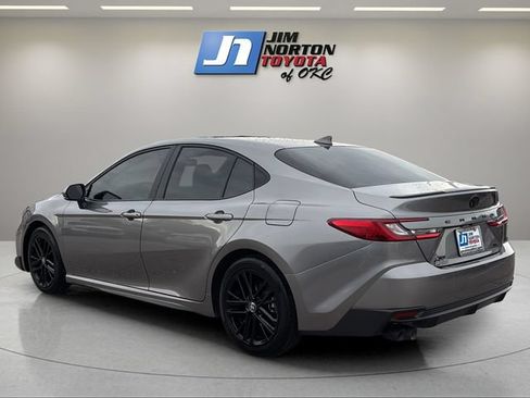 Used 2025 Toyota Camry SE w/ Convenience Package FWD image 7