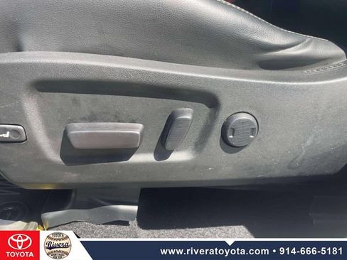 Used 2015 Toyota Highlander XLE AWD/4WD image 21