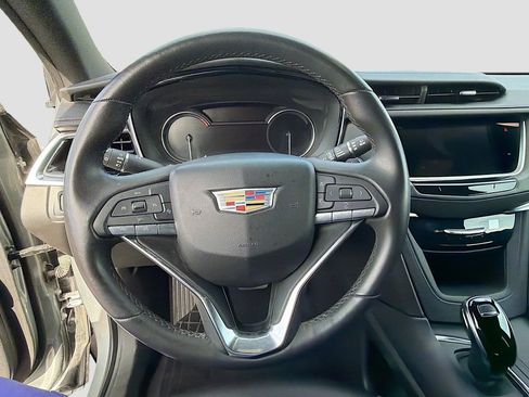 Used 2024 Cadillac XT6 Luxury FWD image 11