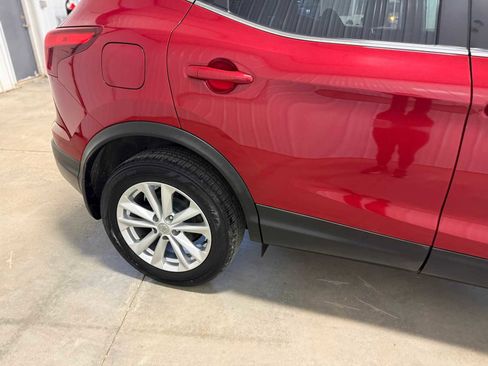 Used 2018 Nissan Rogue Sport SV w/ SV All-Weather Package AWD/4WD image 17