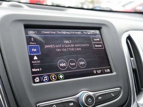 Used 2022 Chevrolet Equinox LS image 32