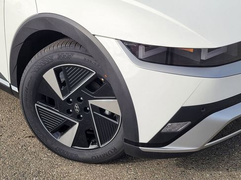 New 2026 Hyundai Ioniq 5 SEL image 6
