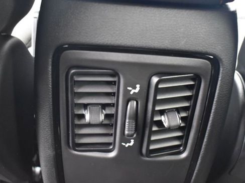 Used 2025 Dodge Durango GT image 32