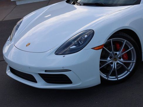 Used 2019 Porsche 718 Cayman S RWD image 6