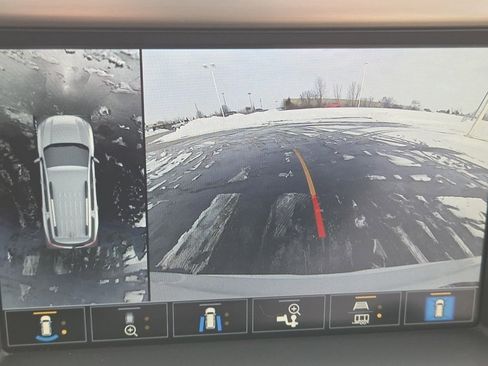 Used 2021 GMC Acadia Denali w/ Denali Technology Package image 12