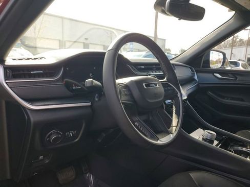 Certified 2023 Jeep Grand Cherokee L Laredo image 22