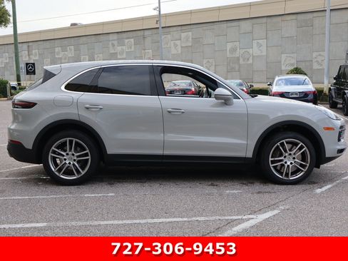 Used 2022 Porsche Cayenne AWD/4WD image 10